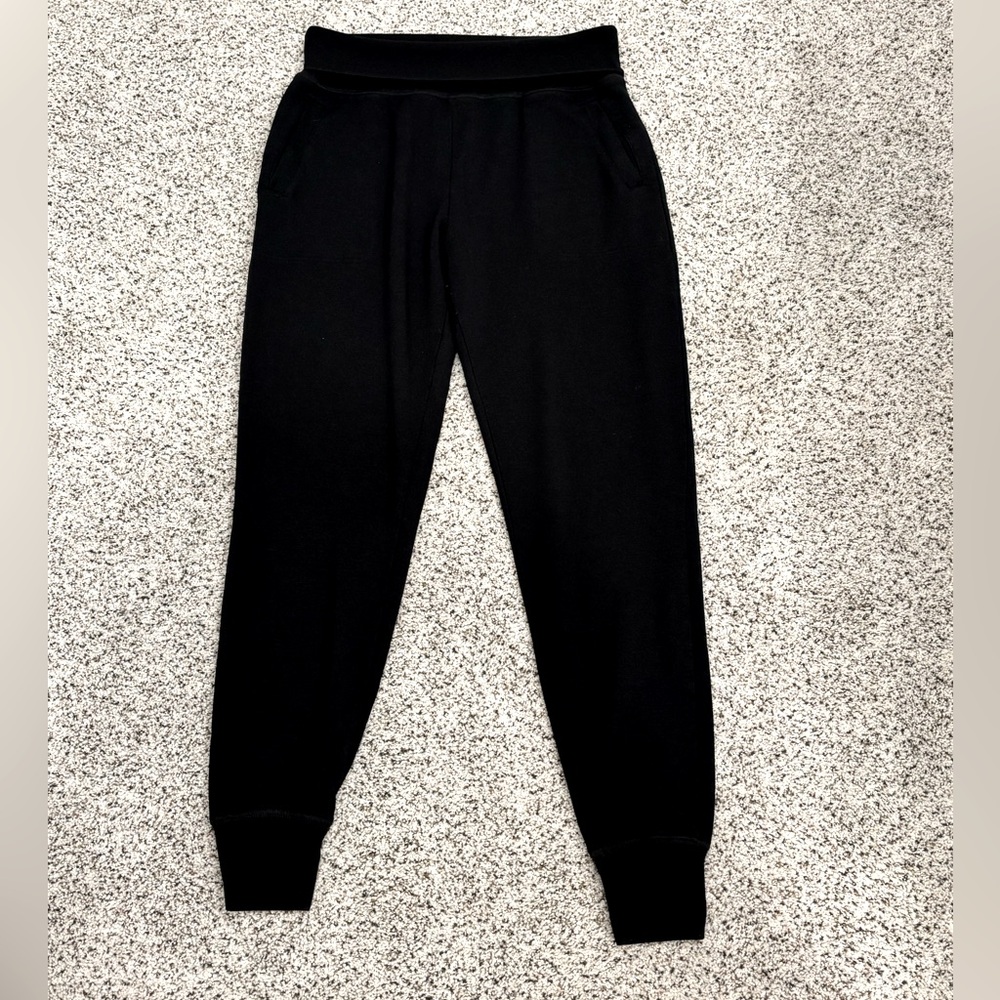 Beyond yoga foldover joggers. Size medium.  Black